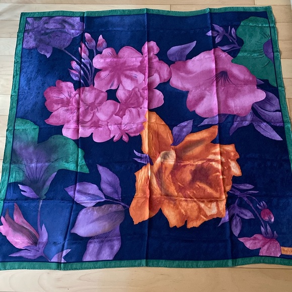 Vakko xl-large silk scarf - Picture 1 of 6